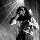 Chanteuse atypique, Sahra22 nous entraîne dans son univers dynamique et nous livre les clefs de son succès naissant ! 