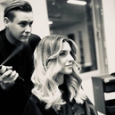 Passionné par la coiffure et le maquillage, notre membre VIP BlackDiamond87 veut vivre de cette passion en l'exerçant pour le cinéma et la télévision. Il nous raconte comment s'y prendre pour allier ces deux mondes.