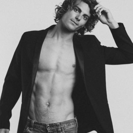 Tom Vallejo,talentueux comédien et surfeur passionné, nous donne ses conseils pour réussir !