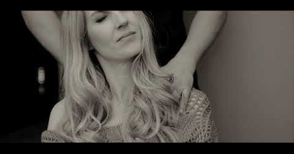 KAROLEEN - "Feels like old times" [ Clip Officiel ]